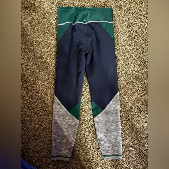 GAPFIT GREY and Green Colorblock Leggings - Picture 2 of 3